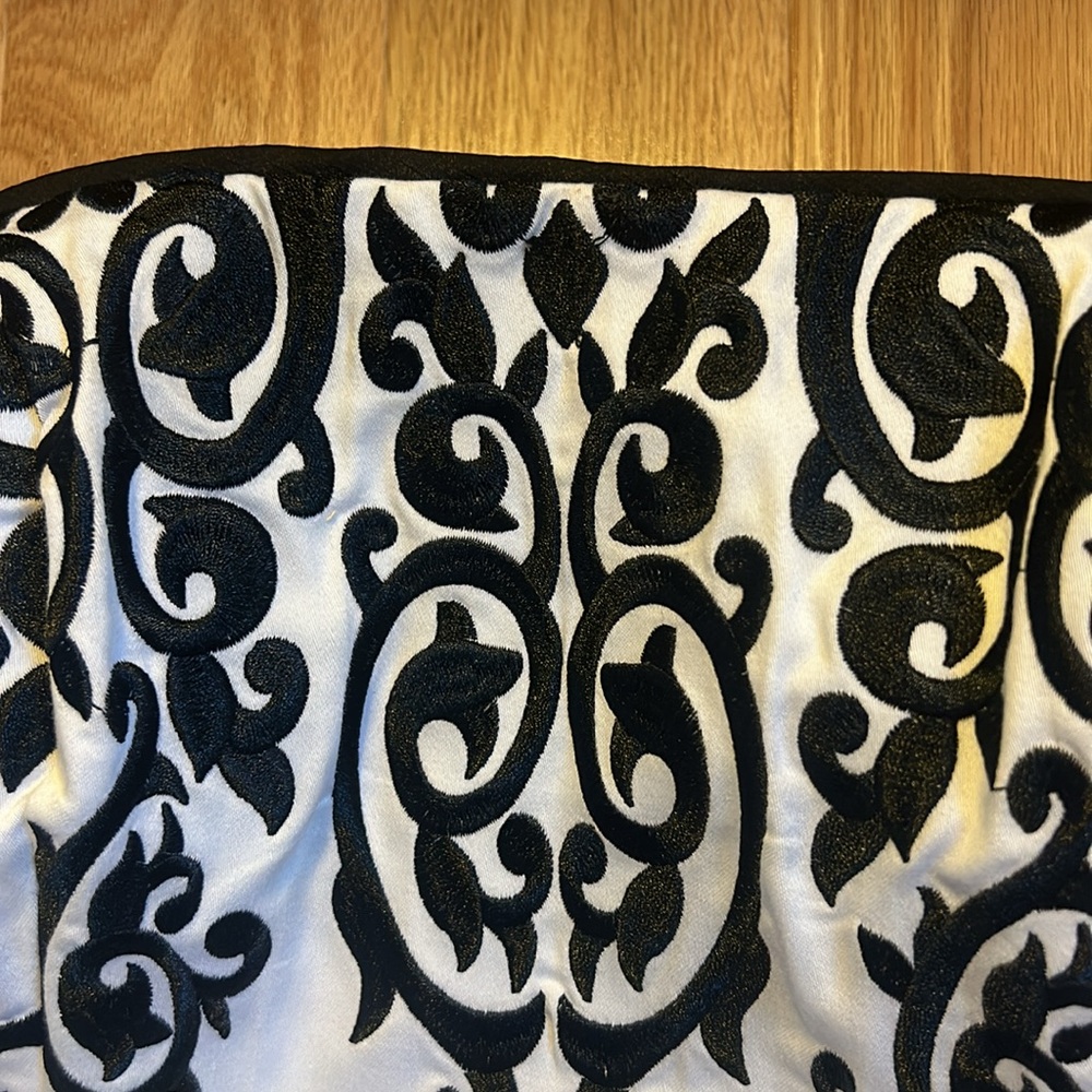 White House black market Bustier strapless top. (attachable straps available). - Picture 3 of 4